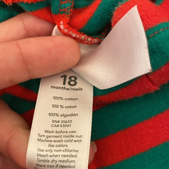 Carter’s 18M Christmas Sleeper Set - Picture 7 of 8